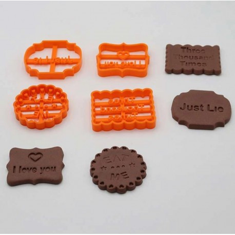 SET 4 CORTADORES DE GALLETAS CON MENSAJE
