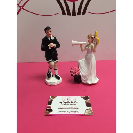 PAREJA NOVIOS FUTBOL FAN