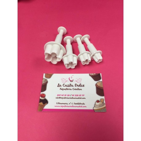 SET 4 CORTADORES CON EXPULSOR FLORECILLAS