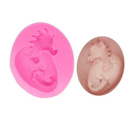 DRAGON SALIENDO DE HUEVO